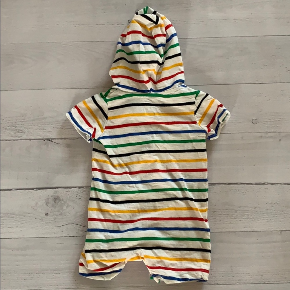 Clothes - Picture 4 of 4